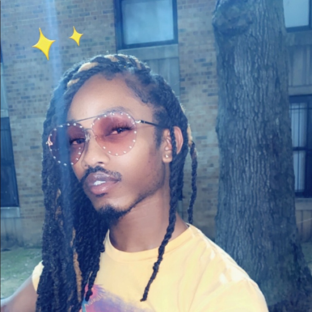 Meet your Posher, Deandre